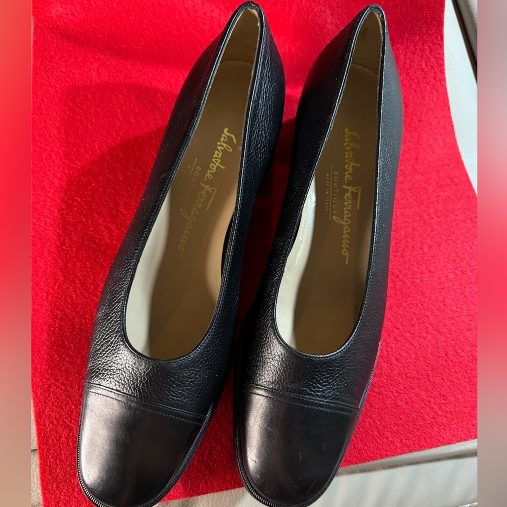SALVATORE FERRAGAMO,Black Leather Slip-On,Pump
Size: 8 pre owne new
